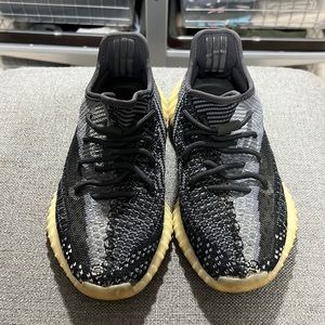 Yeezy - Black men’s 6.5 fits women’s 7.5/8